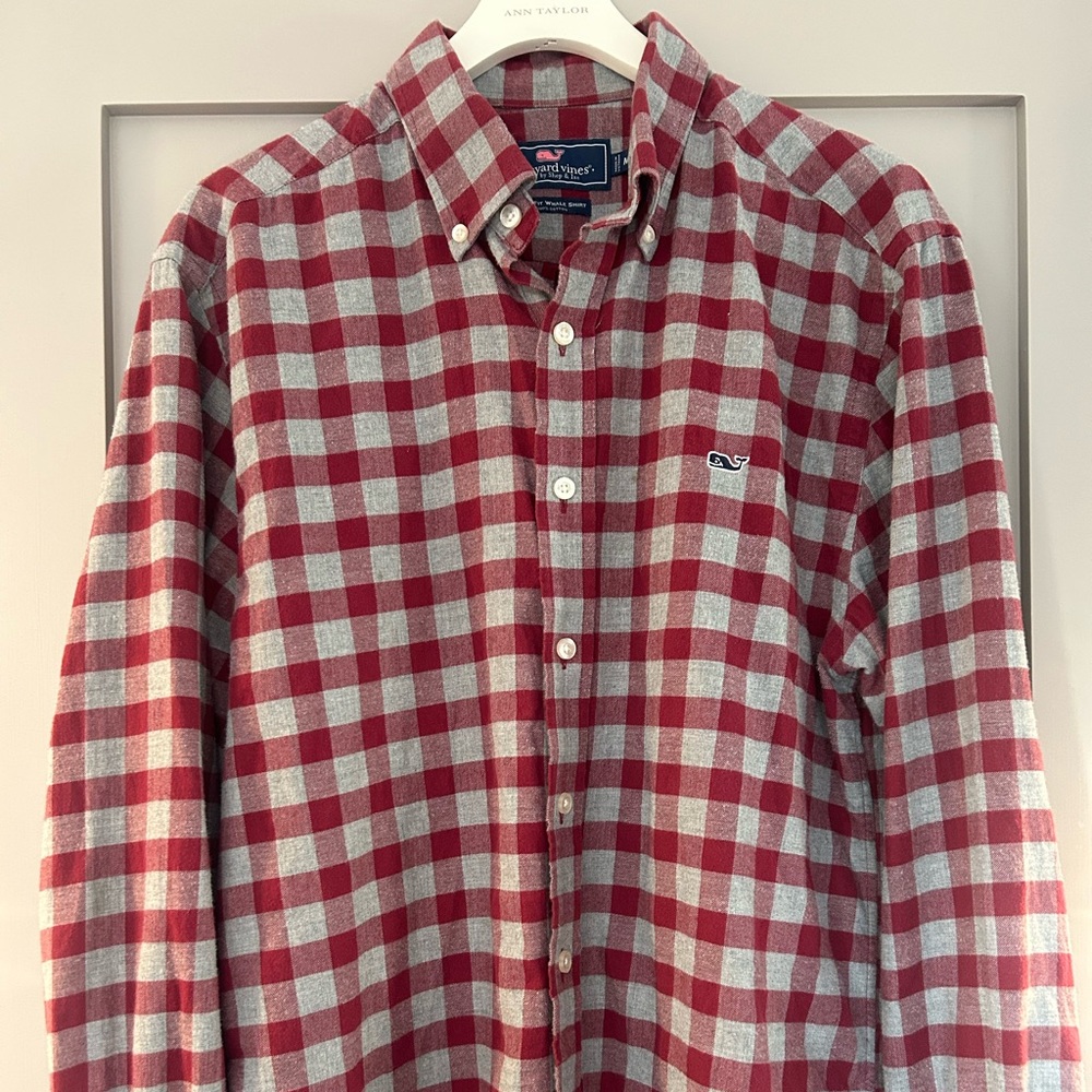 Vineyard Vines Red and White Casual Button Down Shirt